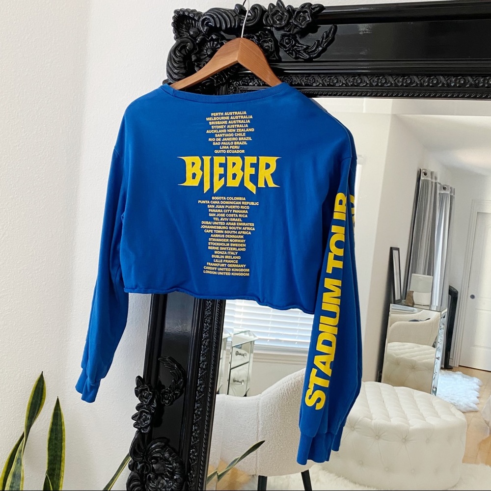 H&M | Women’s Justin Bieber Stadium Tour Cropped Blue Long Sleeve Shirt - Picture 2 of 3